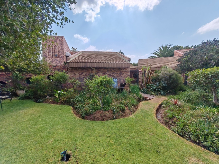 5 Bedroom Property for Sale in Pellissier Free State